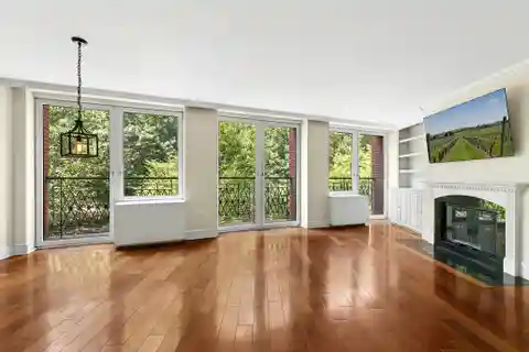 Full Floor Loft-Style Condominium Residence