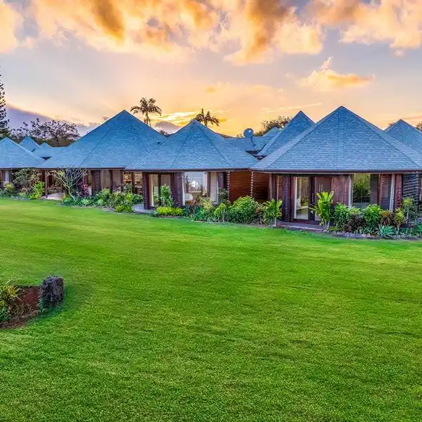 MAGNIFICENT BLUFF ESTATE