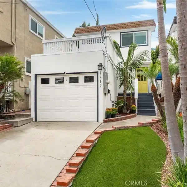 COASTAL CHARM WITH MODERN COMFORT