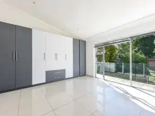 Modern Mansion in an Ideal Location