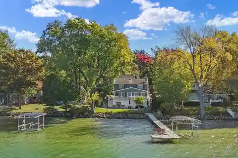 Lakefront Elegance with Designer Outdoor Livin