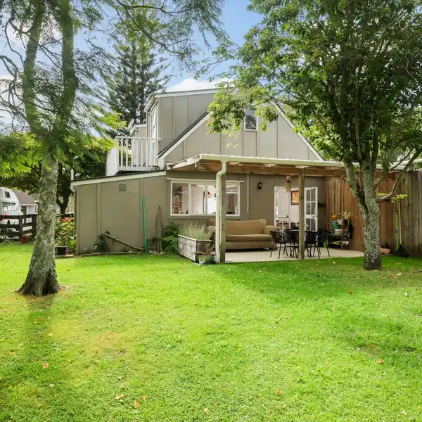 TWO COUNTRY-STYLE HOMES ON FIVE ACRES