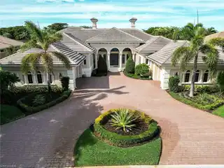 Custom Estate Home in the Exclusive Oak Brook Neighborhood