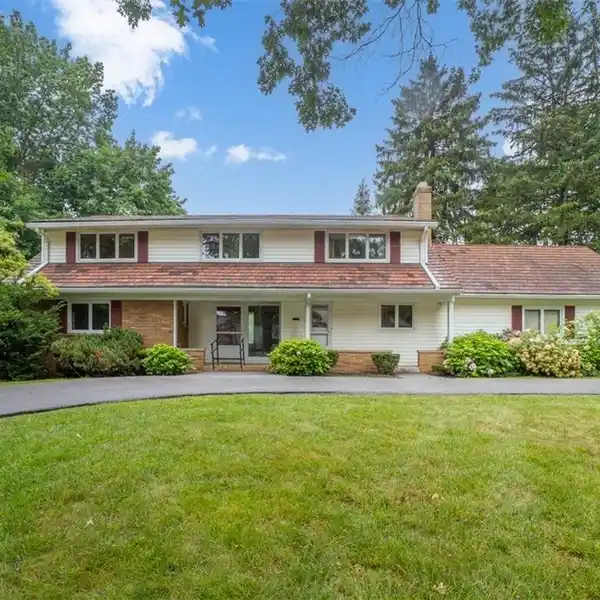 HIDDEN GEM IN THE HEART OF SHAKER HEIGHTS