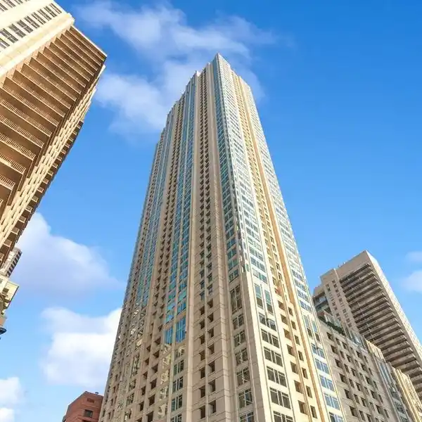 STUNNING DUPLEX PENTHOUSE IN RIVER NORTH