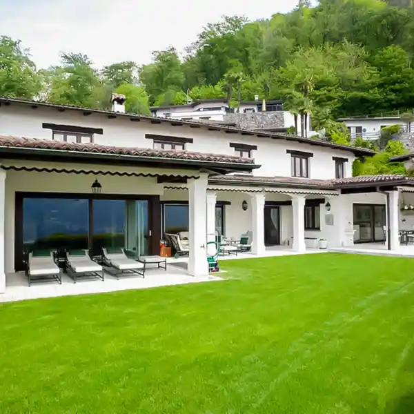 FIVE BEDROOM RESIDENCE OFFERING ABSOLUTE TRANQUILITY