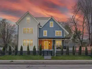 Bright and Beautiful Modern Farmhouse