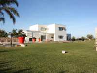 STUNNING MODERN DESIGN VILLA