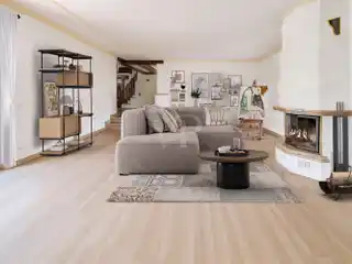 Architecturally Interesting Villa Estate in Impressively Designed Park