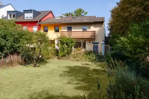 Terraced House in Need of Renovation on a South-Facing Plot at Sachsenhäuser Berg