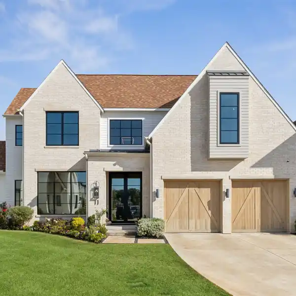 GORGEOUS CUSTOM HOME ON A CUL-DE-SAC