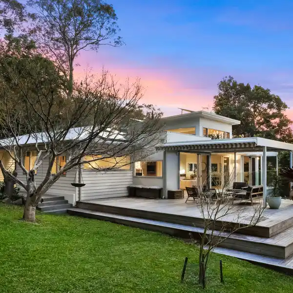 AN ABSOLUTE SHOWSTOPPER