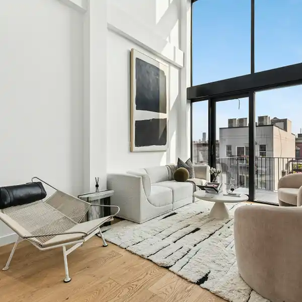 EXTRAORDINARY TOWNHOUSE WITH A KEYED ELEVATOR