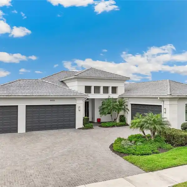SPACIOUS LAKEFRONT HOME IN GATED ARTISTRY