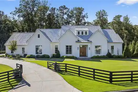 Better-Than-New Ranch in Prime Location