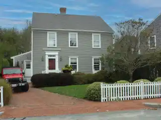 Delightful Home in Sought-after Naushop