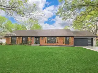 Remodeled Revere 1.5-story in Leawood Estates