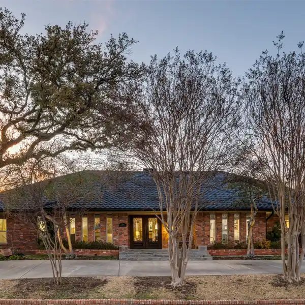 METICULOUSLY MAINTAINED GEM
