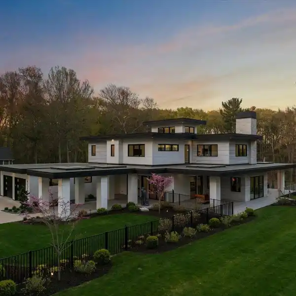 ONE-OF-A-KIND CUSTOM ESTATE