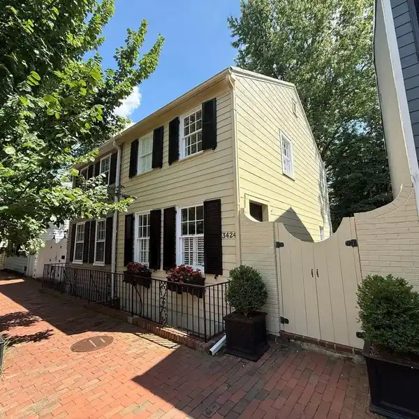 CAPTIVATING GEORGETOWN COLONIAL