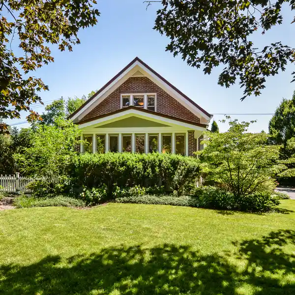 PRIVATE OASIS NEAR DOWNTOWN