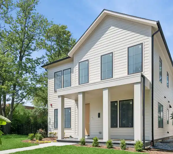 FANTASTIC NEW CONSTRUCTION IN SOUGHT-AFTER LOCATION