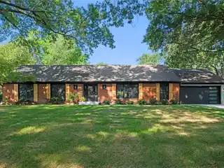 Quintessential Old Leawood Sprawling Ranch