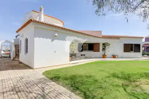 Stunning Single-Story Villa