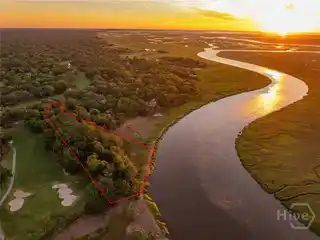 Over Three Acres in the Landings