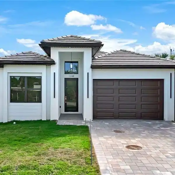 NEW CONSTRUCTION IN UNBEATABLE LOCATION