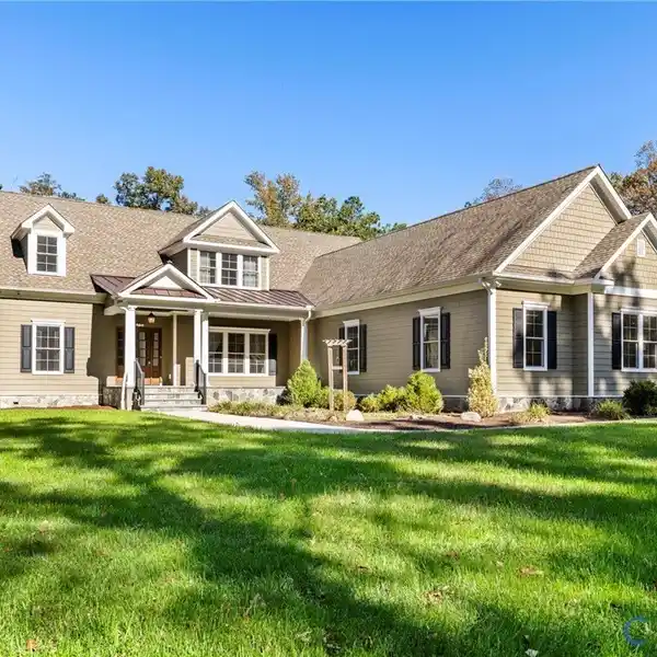 ELEGANT ESTATE LIVING ON TEN SCENIC ACRES