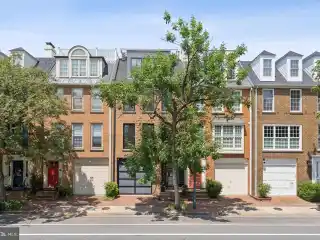 Fully Renovated Townhouse with Panoramic Rooftop Views