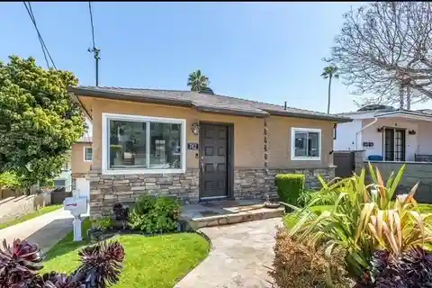 Rare Detached Duplex on a Large Lot