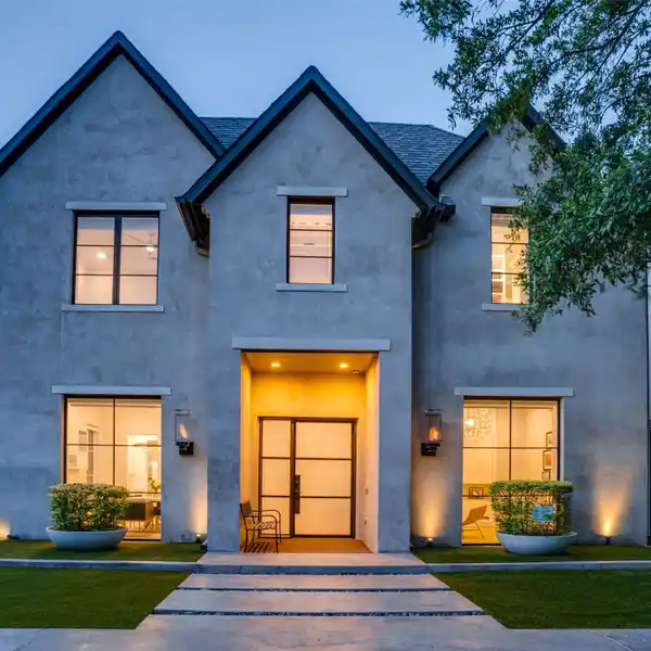 SPACIOUS LUXURY CUSTOM HOME