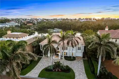 Beautiful Gulf-access Estate