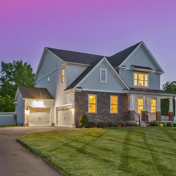 GORGEOUS HOME IN EXCLUSIVE HIDDEN CREEK