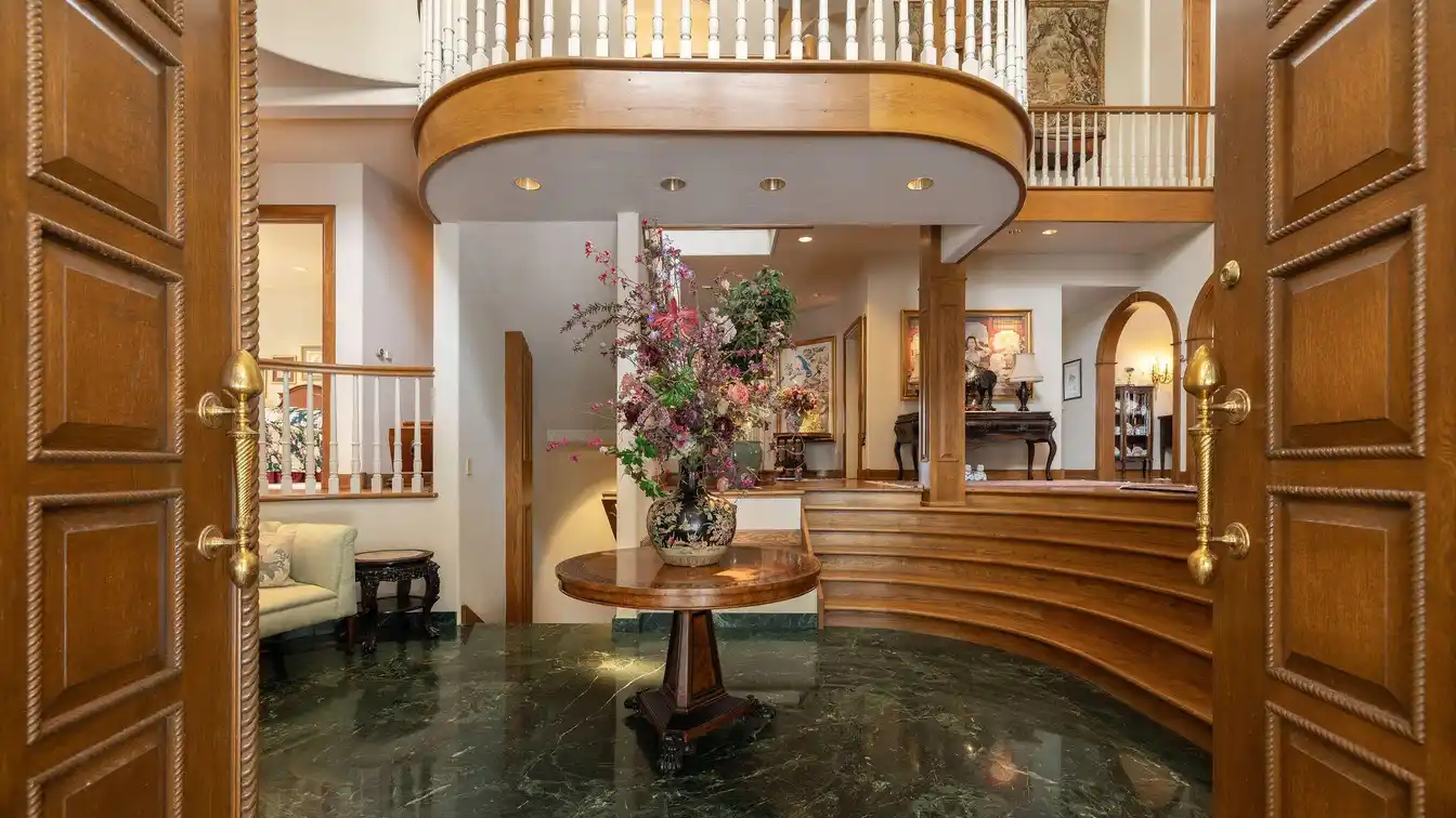 Magnificent Mountain Manor