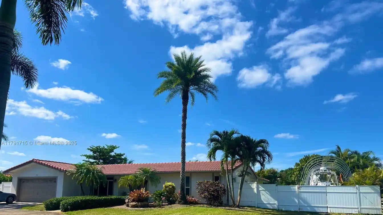 Lovely Home on an Exclusive Cul-de-sac