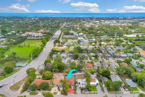 Spacious Downtown Beach Home