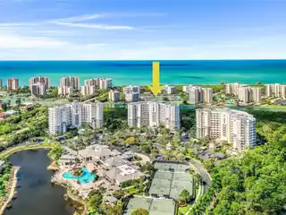 Bright Condo with Expansive Lanai Views