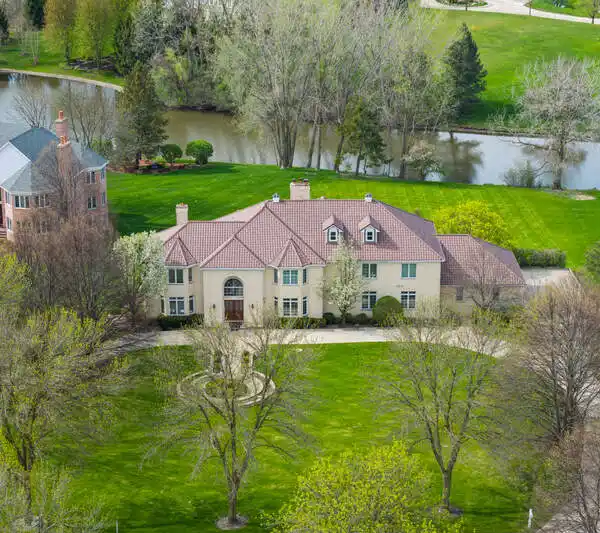 STUNNING CUSTOM ESTATE