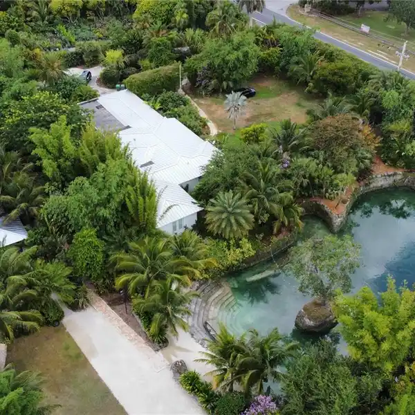 TROPICAL OASIS IN THE REDLANDS