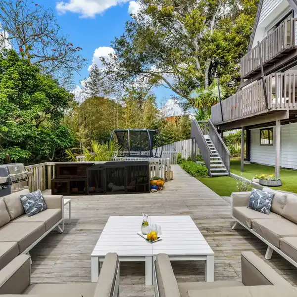EXTENSIVELY RENOVATED BEAUTY