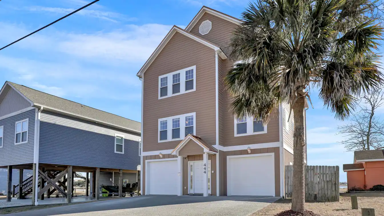 Immaculate Sound-front Home on Mainland Surf City