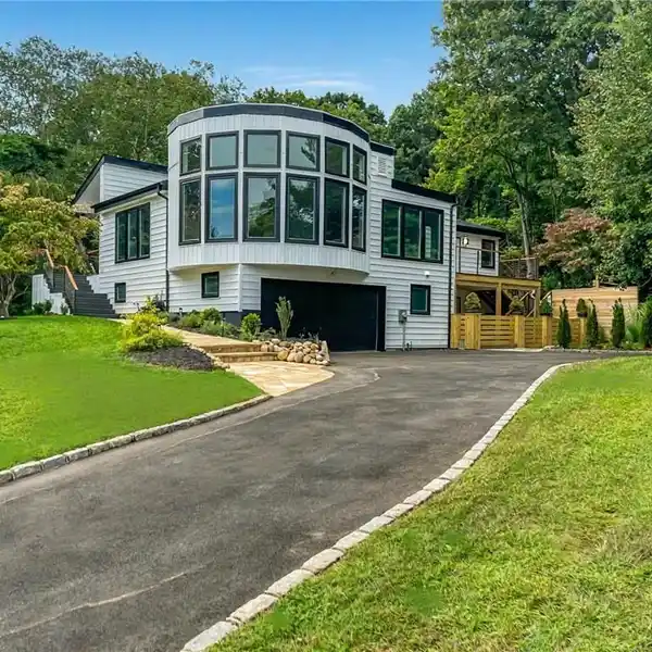 RENOVATED HOME IN DESIRABLE PORT JEFFERSON VILLAGE