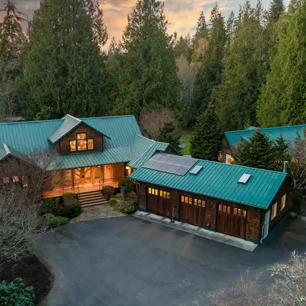 PRIVATE SEVEN ACRE ESTATE