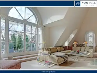 High-End Full-Floor Apartment