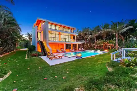 Modern Beachfront Masterpiece