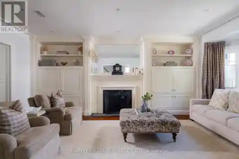 Wonderfully Maintainded Home in the Heart of the Upper Village