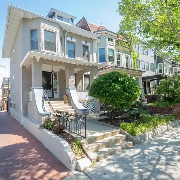 HISTORIC ELEGANCE MEETS MODERN EFFICIENCY